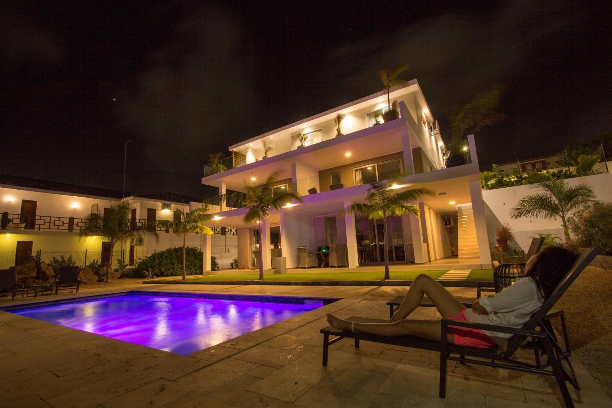 Goudhaen Luxury Private Apartments Jan Thiel Beach Exterior foto